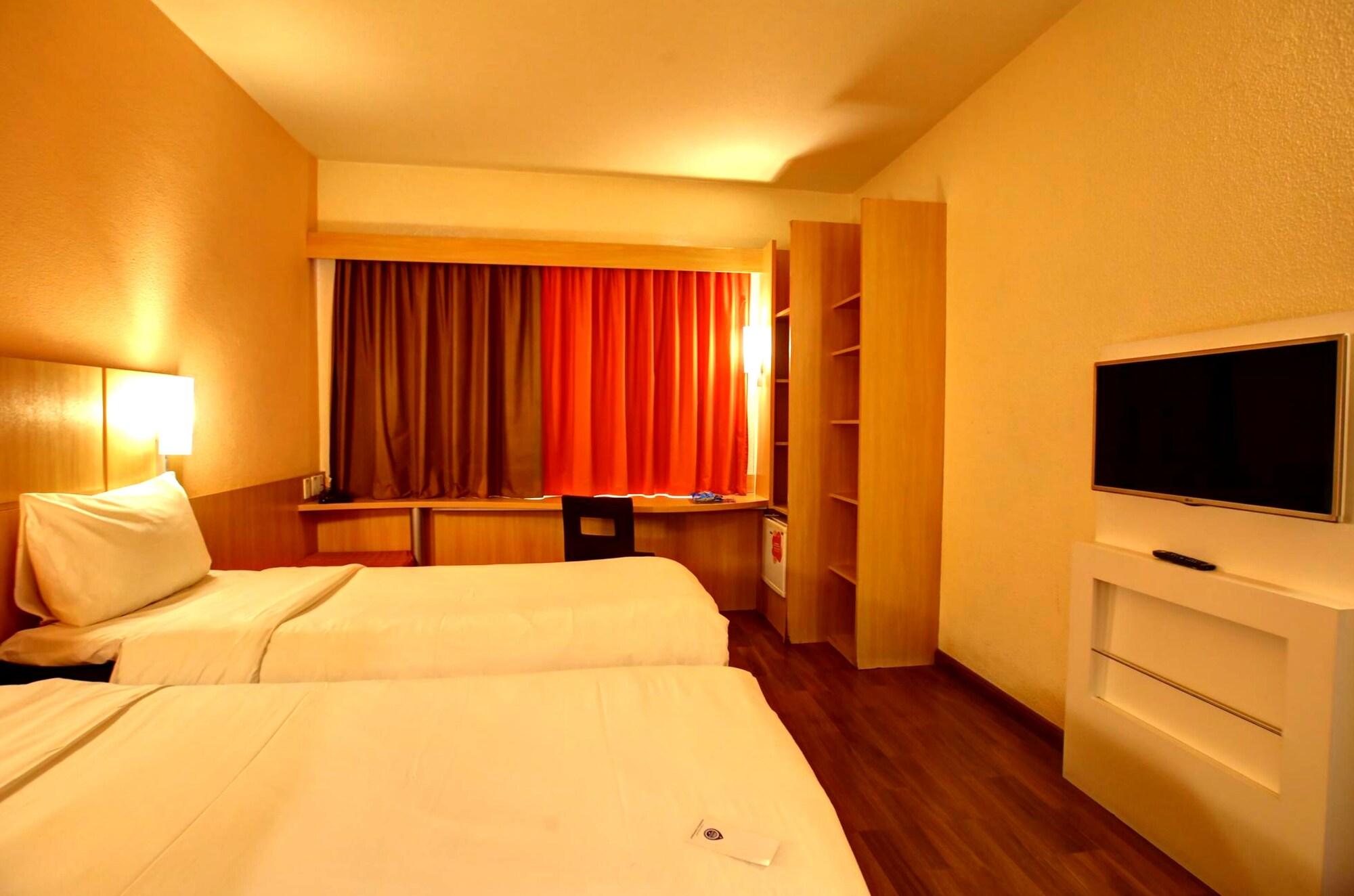 Ibis Vitoria Praia Do Canto Exterior foto